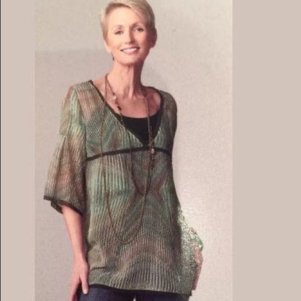 Medium CAbi VGUC Jubilee Mood Green V Neck Sheer Tunic Blouse Style # 997